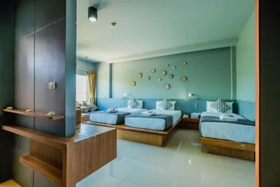Habitación Triple Deluxe — The Rubber Hotel Phuket